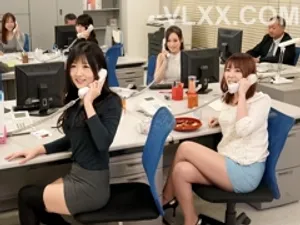 Blow your mind with Mizuki Akai's tantalizing suck job in this horny, dissolute Point of view Japan scene! Let her fleshy gullet and proficient techniques drive you wild! Dirty and dissolute, Insoelnt Mizuki Akai is about to dazzle