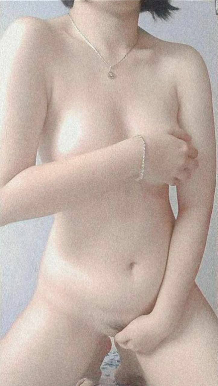 Cô gái xinh đẹp thức dậy và thèm khát một chiếc bánh kem hình chú chó - TinyTaya