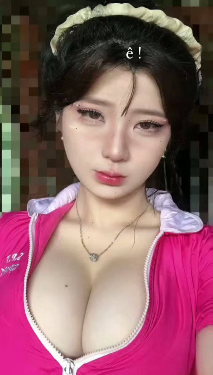 Băng đảng 91C thoát khỏi lưới và võ sư trở lại đấu trường. Người lái xe cũ là người giỏi nhất. ❤️Anh ta có khuôn mặt lạnh lùng và dễ thương, nhưng lại vô cùng tàn nhẫn và không thương tiếc...